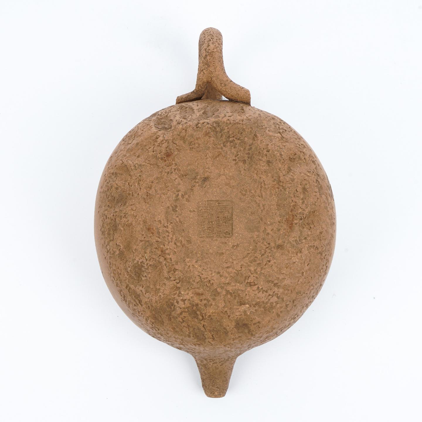 （长乐弘）【徐秀棠题字】刻梅供春壶 紫砂壶 当代 约420cc 约高103mm