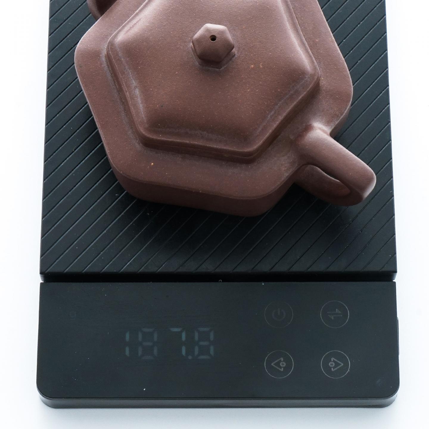 王蜀云（九瀚） 六方折肩 紫砂壶 2016年 约180cc 高约57mm