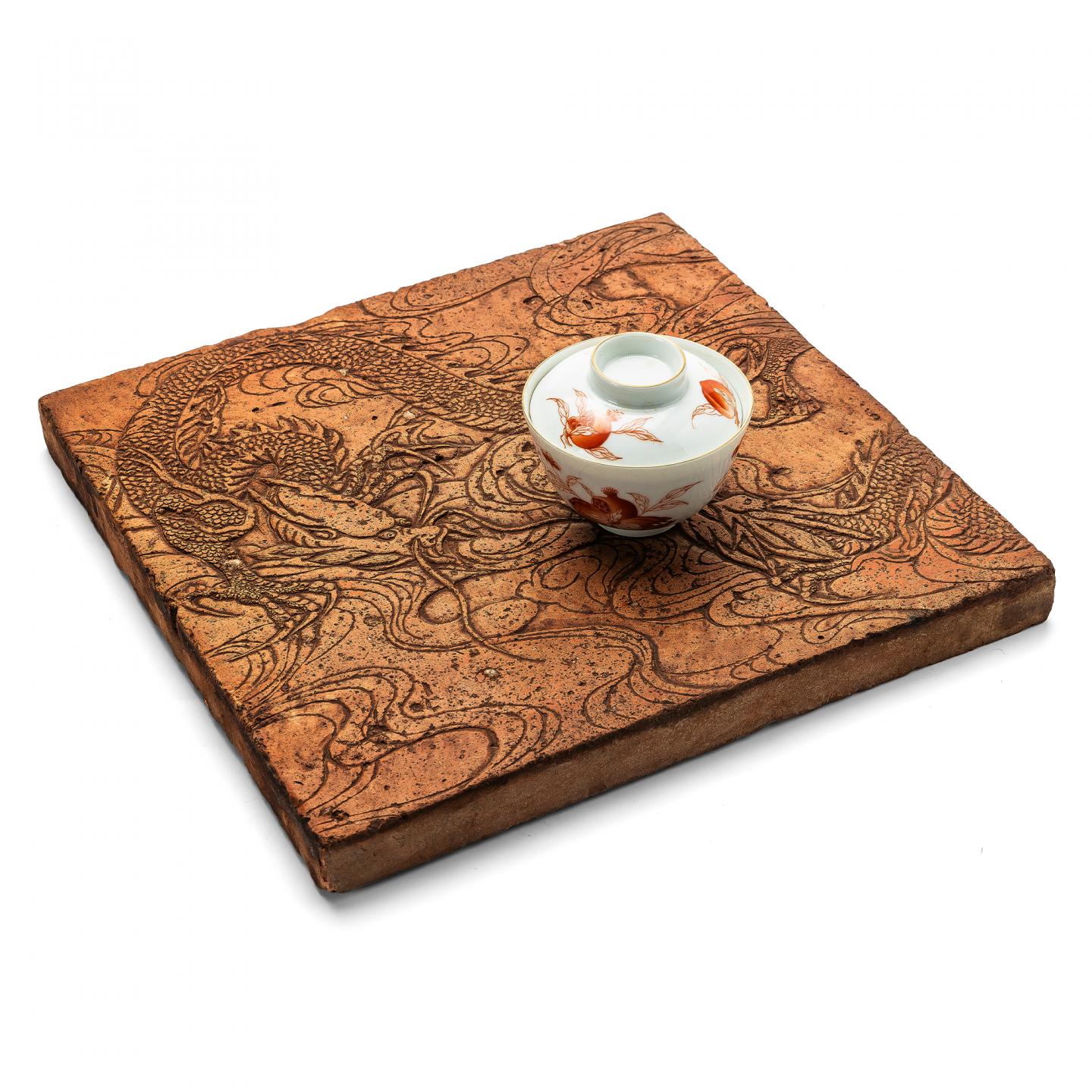 高博峰 《云龙》 规格：29.5cm X 29.5cm X 2.7cm