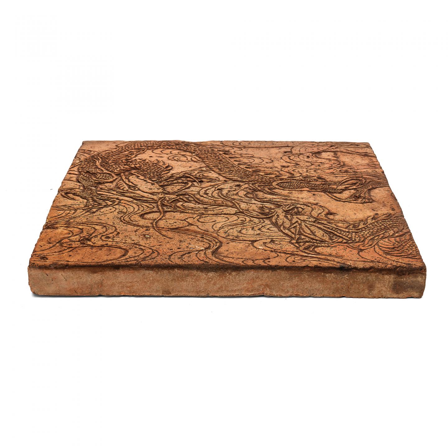 高博峰 《云龙》 规格：29.5cm X 29.5cm X 2.7cm