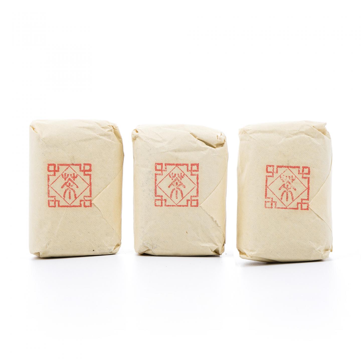 九十年代 中茶公司出口金记茶行 特级武夷名枞玉麒麟 3包*50g