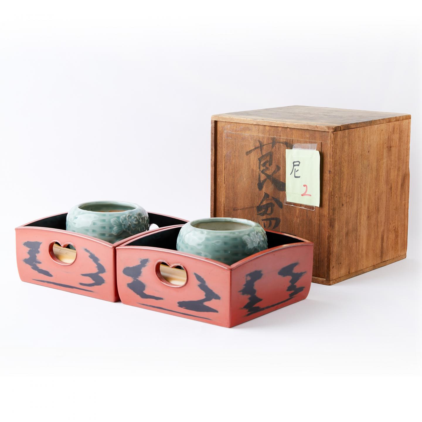 奈良荒井谨制｜昭和时期 根来涂大漆收纳盒、青瓷香炉组