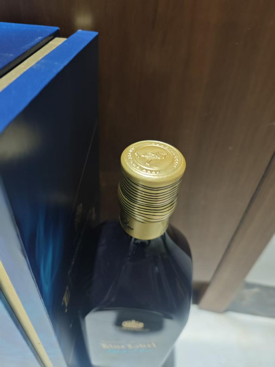 尊尼获加蓝牌格兰乌妮