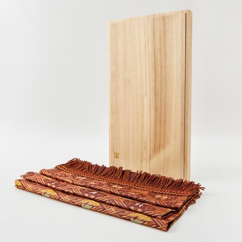 平成时期 干支桐竹凤凰文金银丝西阵织桌旗