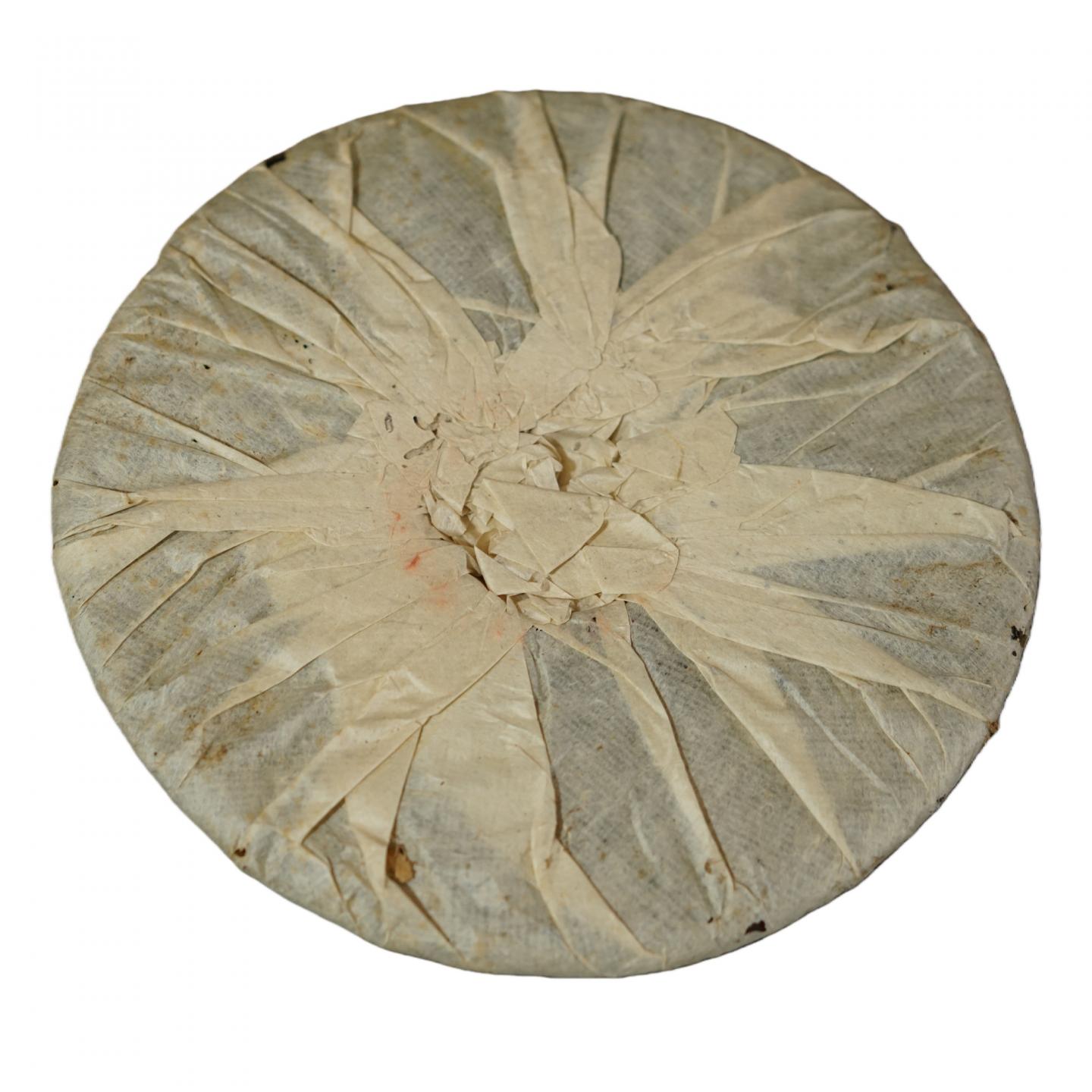 2000年 商检绿印7542一提 单饼357克，一提2499克 昆明干仓