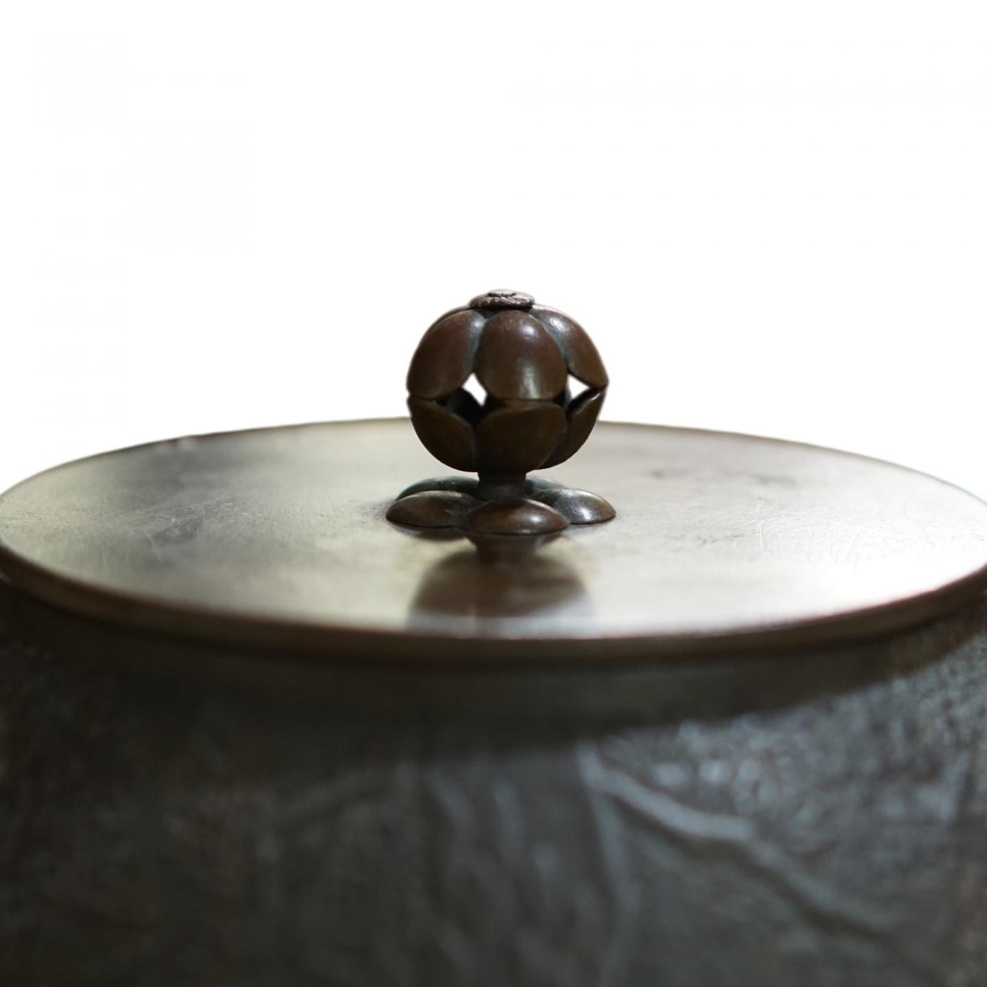 龙文堂造老铁壶 大正时期 23*15*17cm 一把