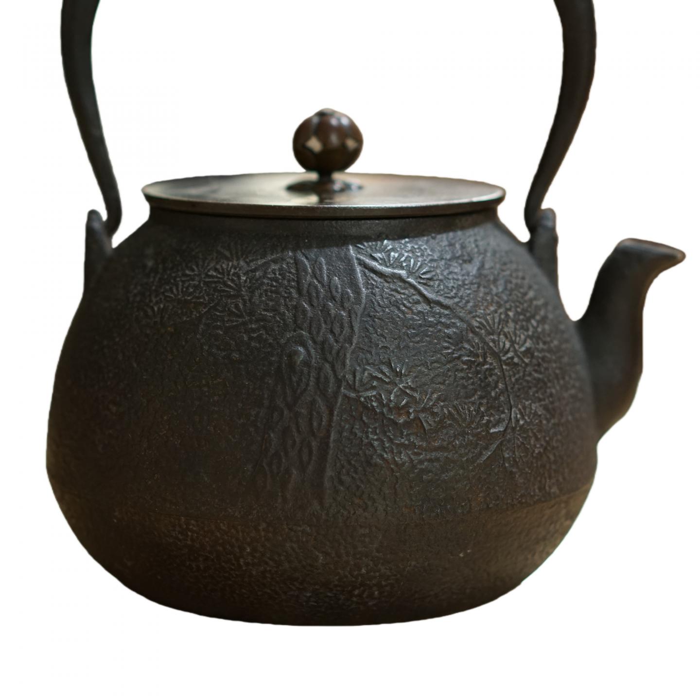 龙文堂造老铁壶 大正时期 23*15*17cm 一把