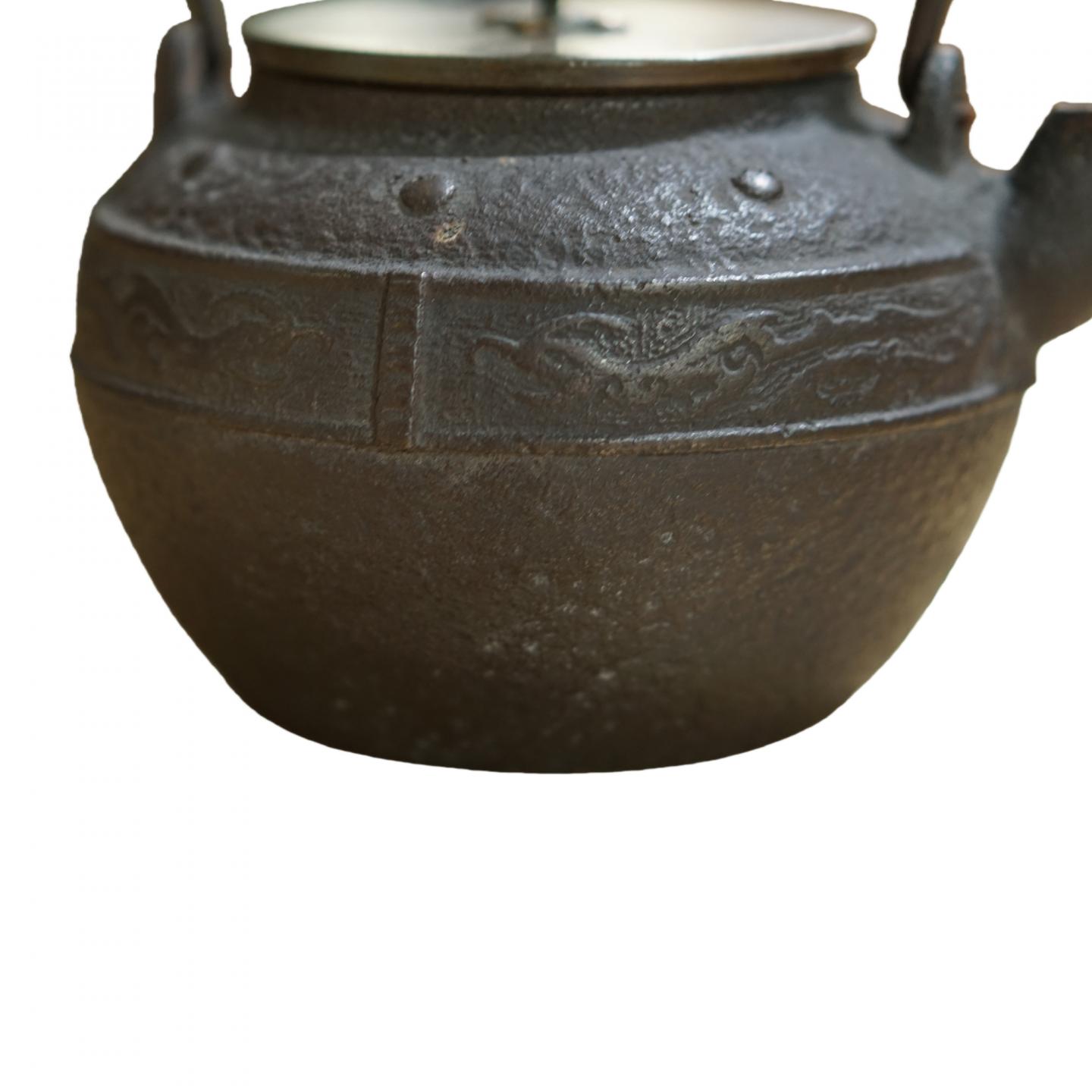 龙文堂造老铁壶 大正时期 23*15*17cm 一把