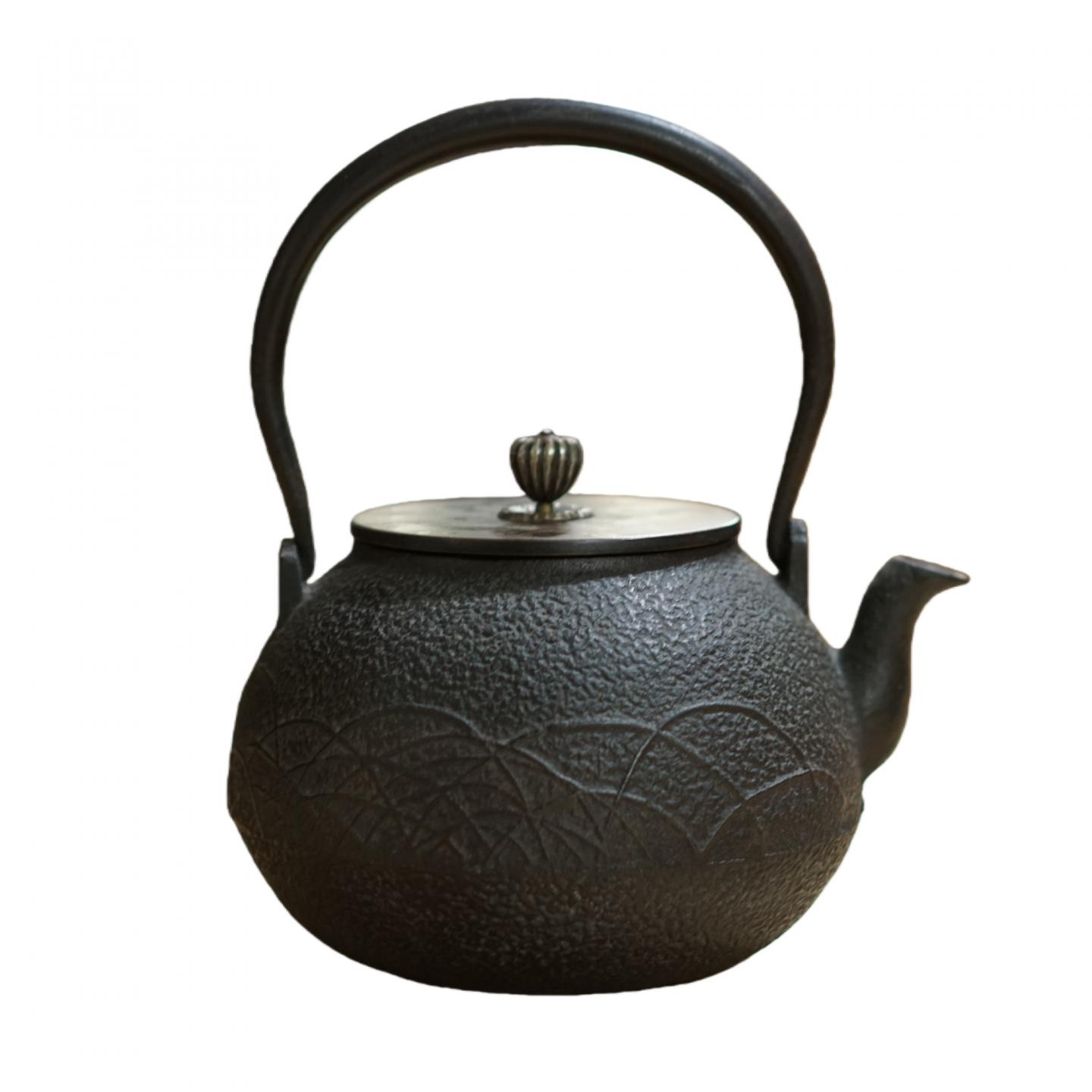 精金堂造丨昭和早期 菊花钮老铁壶一把 约24*15*17cm