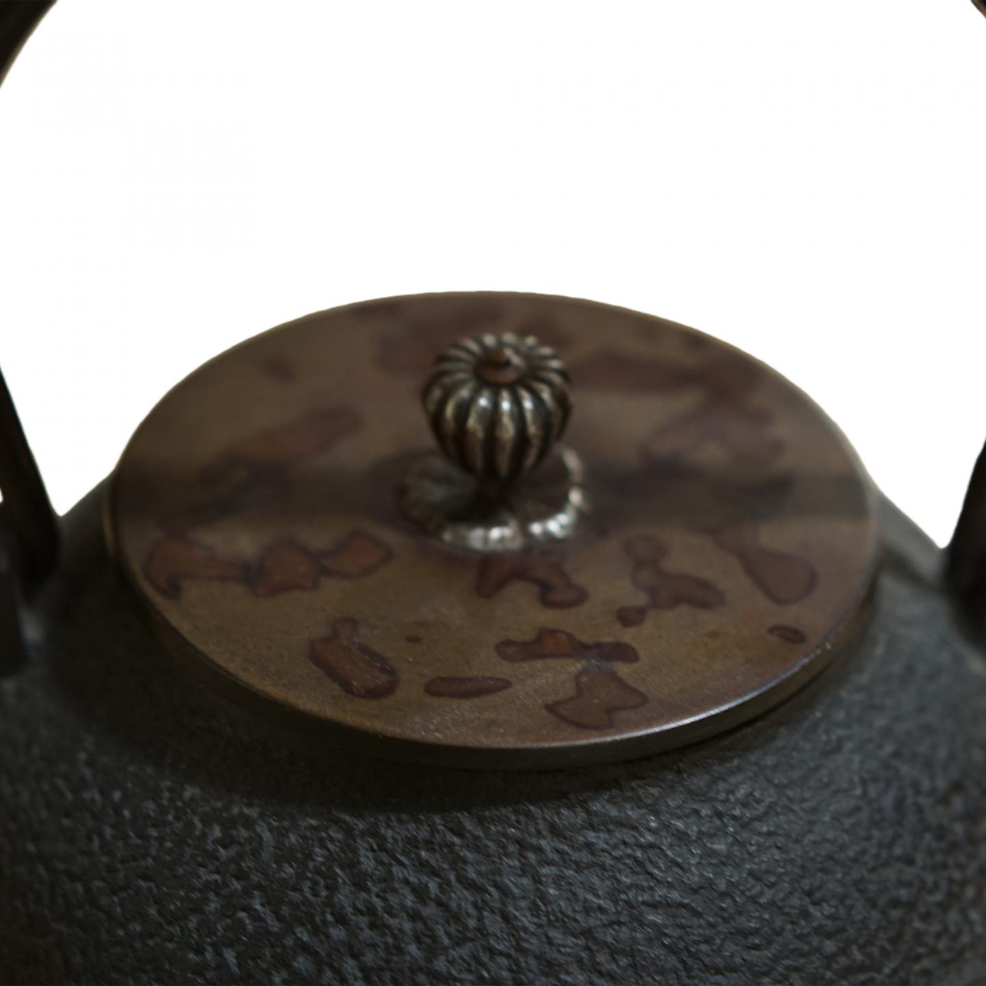 精金堂造丨昭和早期 菊花钮老铁壶一把 约24*15*17cm