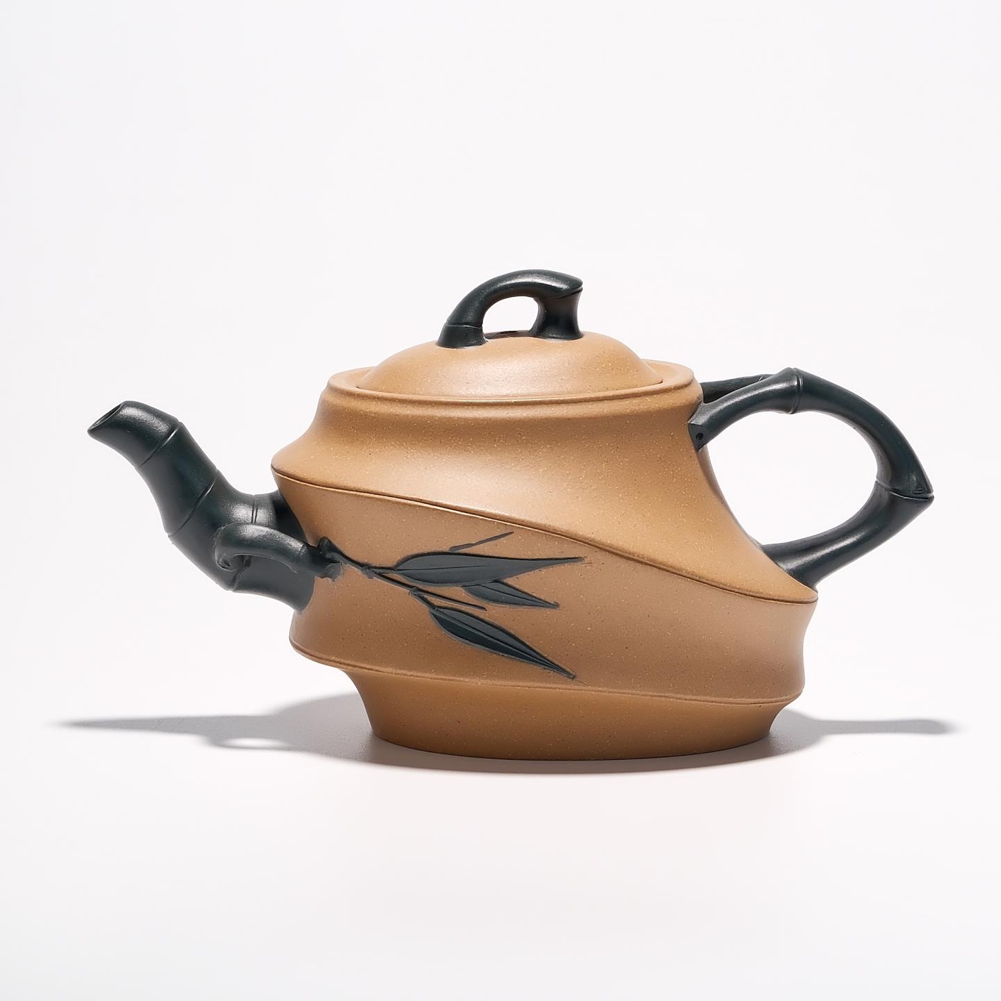 紫砂一厂张玉芳 双色帆竹壶 约90年代 约200cc 高约73mm