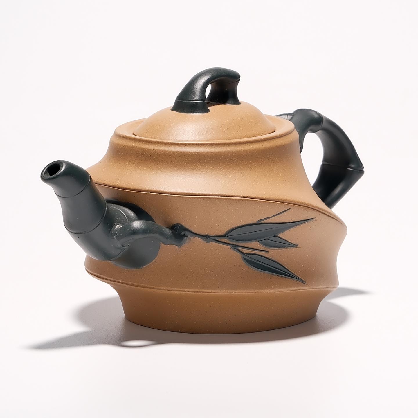 紫砂一厂张玉芳 双色帆竹壶 约90年代 约200cc 高约73mm