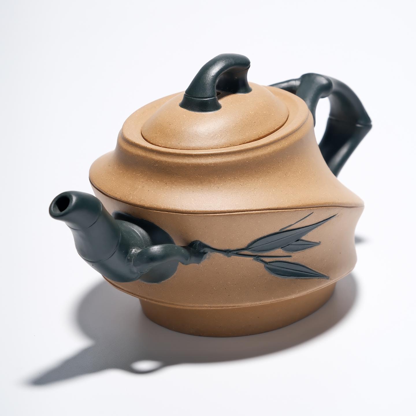 紫砂一厂张玉芳 双色帆竹壶 约90年代 约200cc 高约73mm