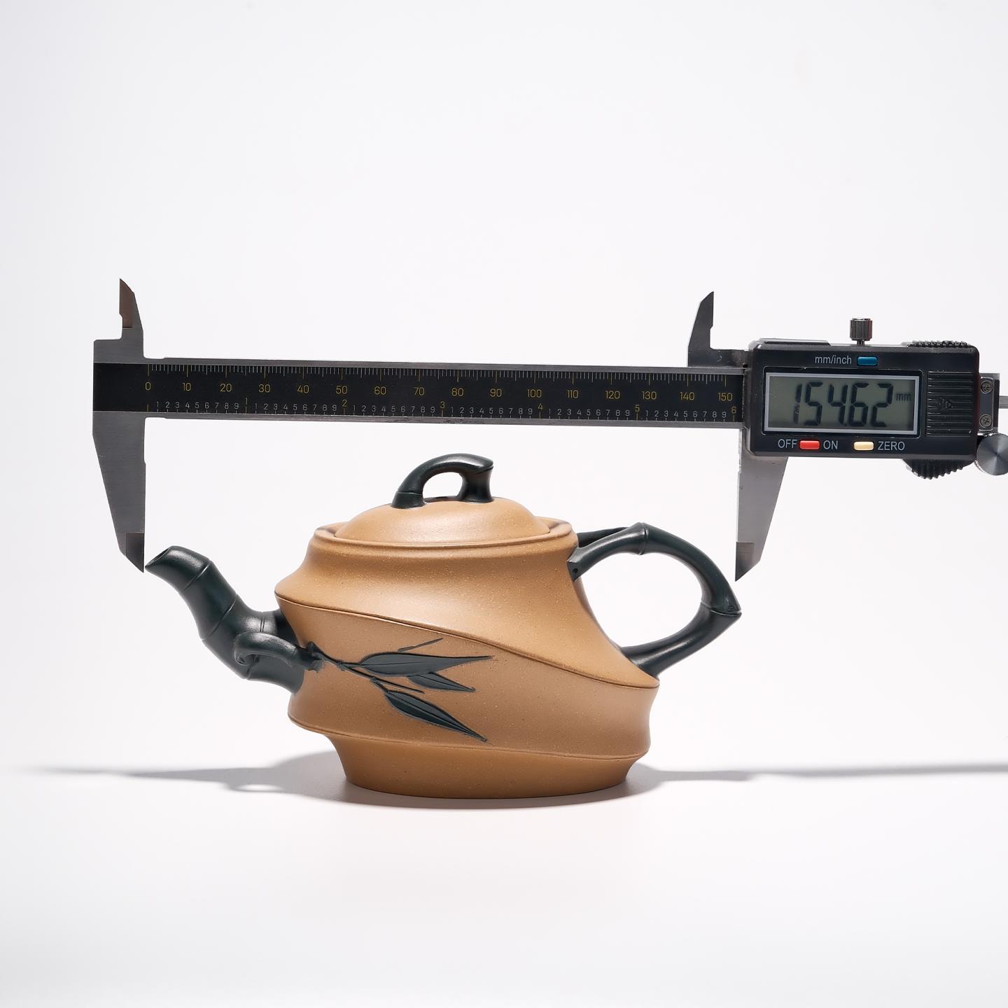 紫砂一厂张玉芳 双色帆竹壶 约90年代 约200cc 高约73mm