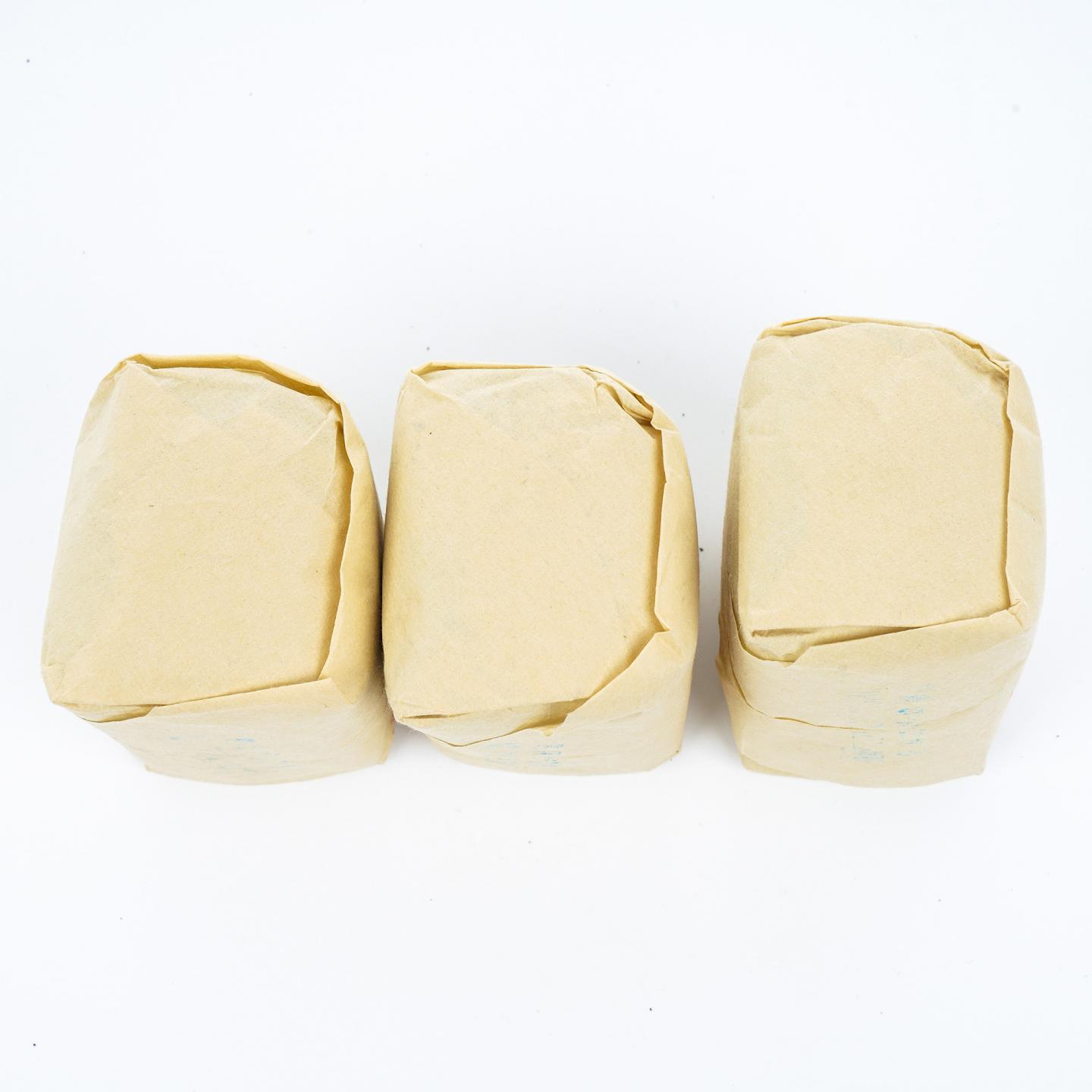 九十年代 中茶出口金记茶行 甲级武夷四大名枞半天妖 3包*50克 干仓