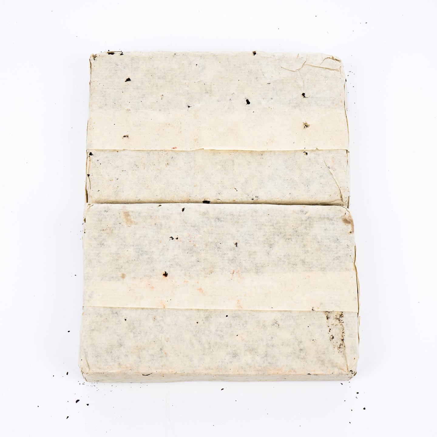 90年代 下关油光纸砖 普洱茶砖 2砖*250g 干仓