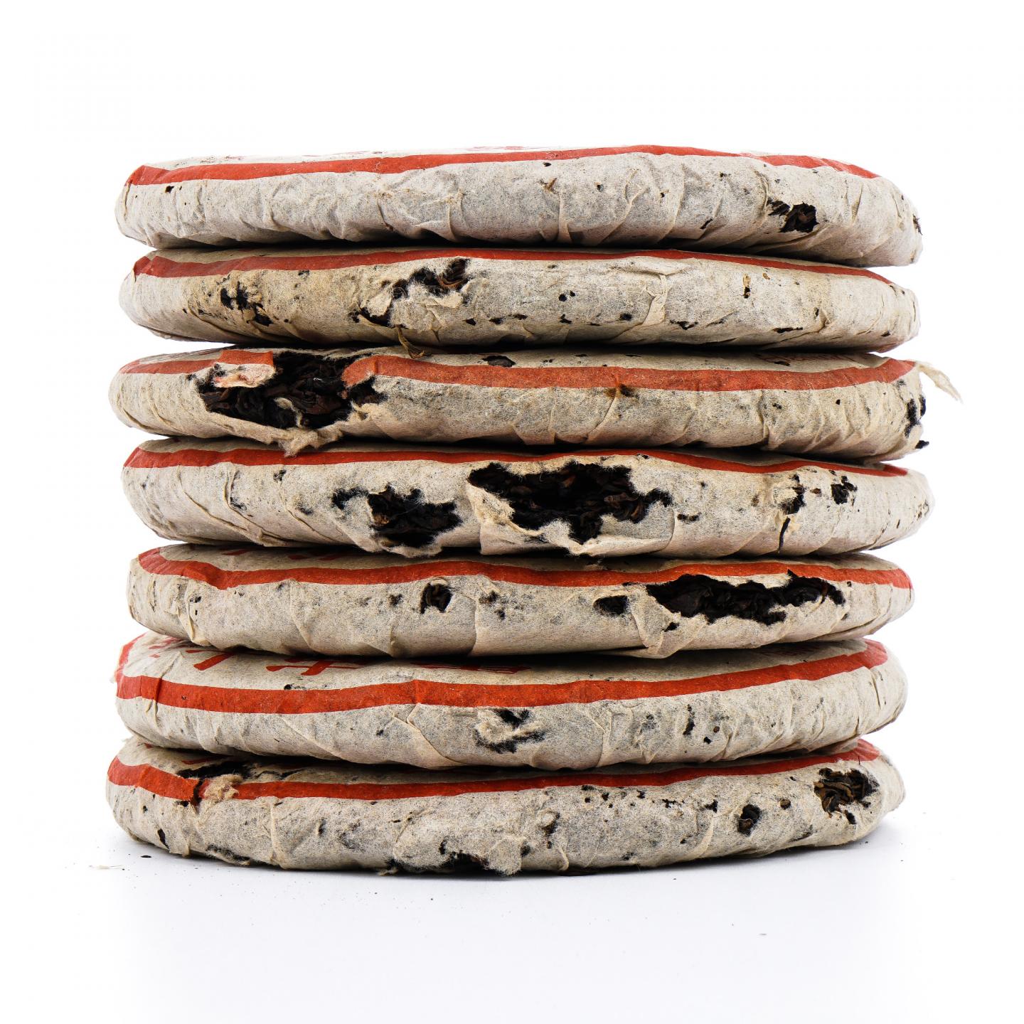 2002年 海湾老同志7548青饼 7饼 干仓