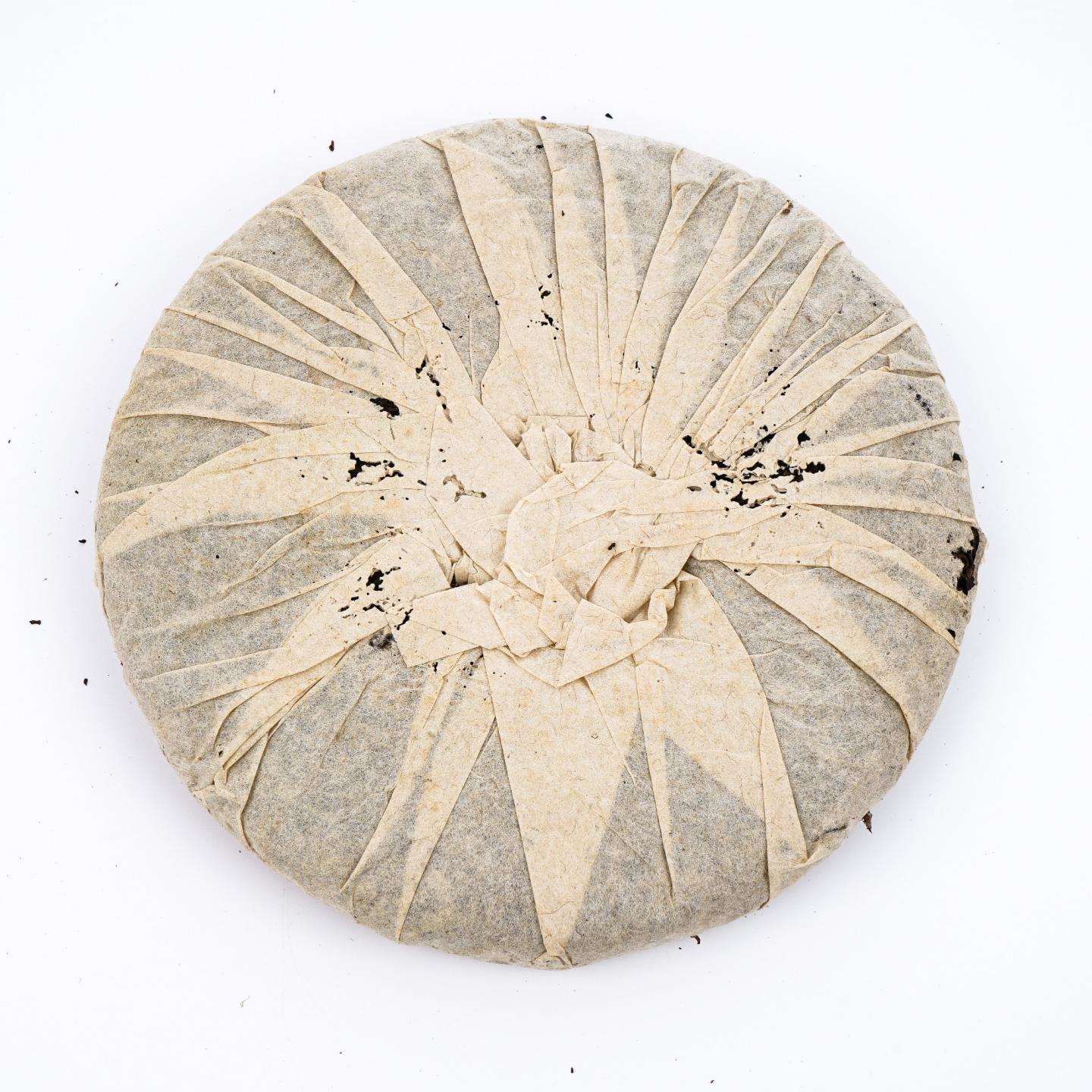 2002年 海湾老同志7548青饼 7饼 干仓