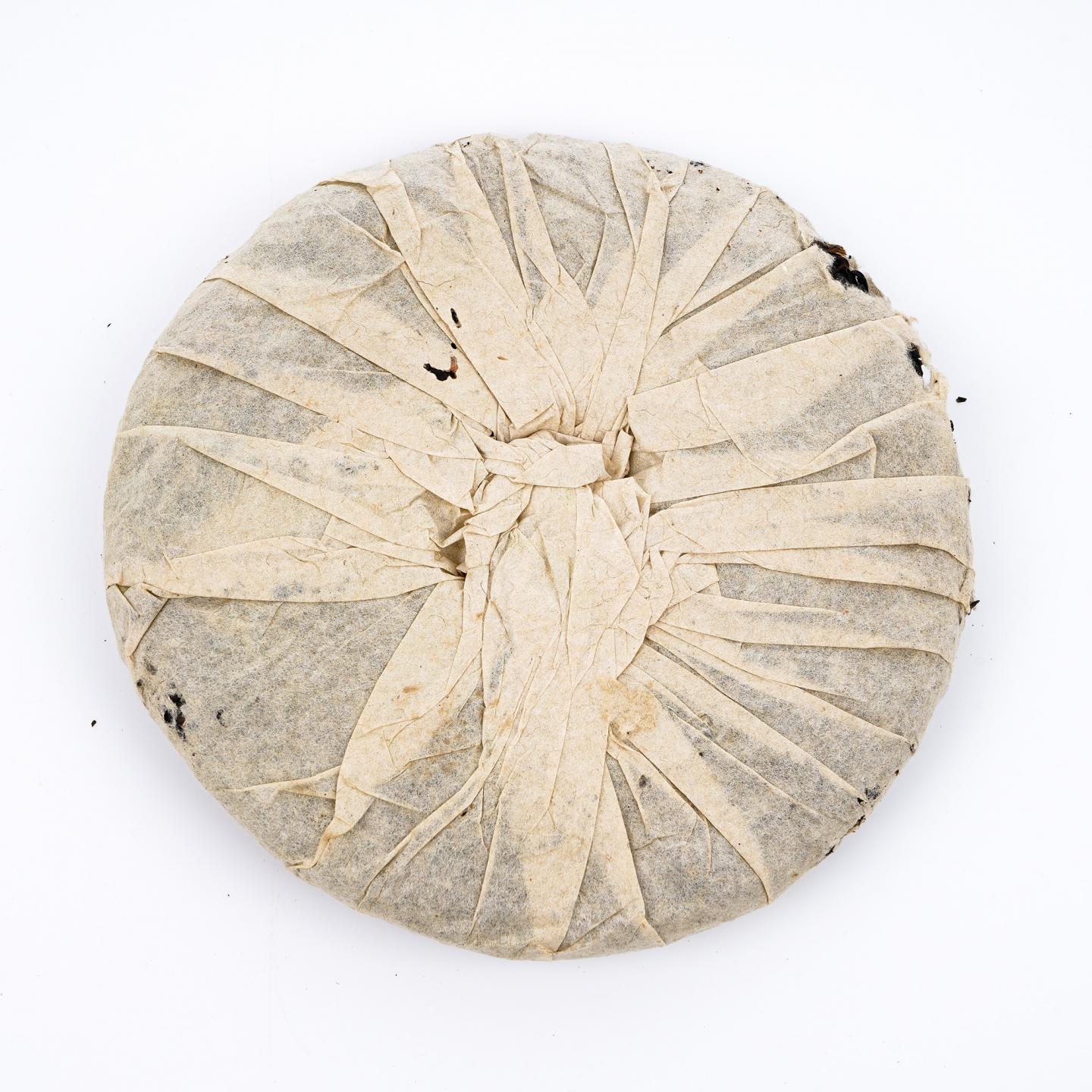 2002年 海湾老同志7548青饼 7饼 干仓