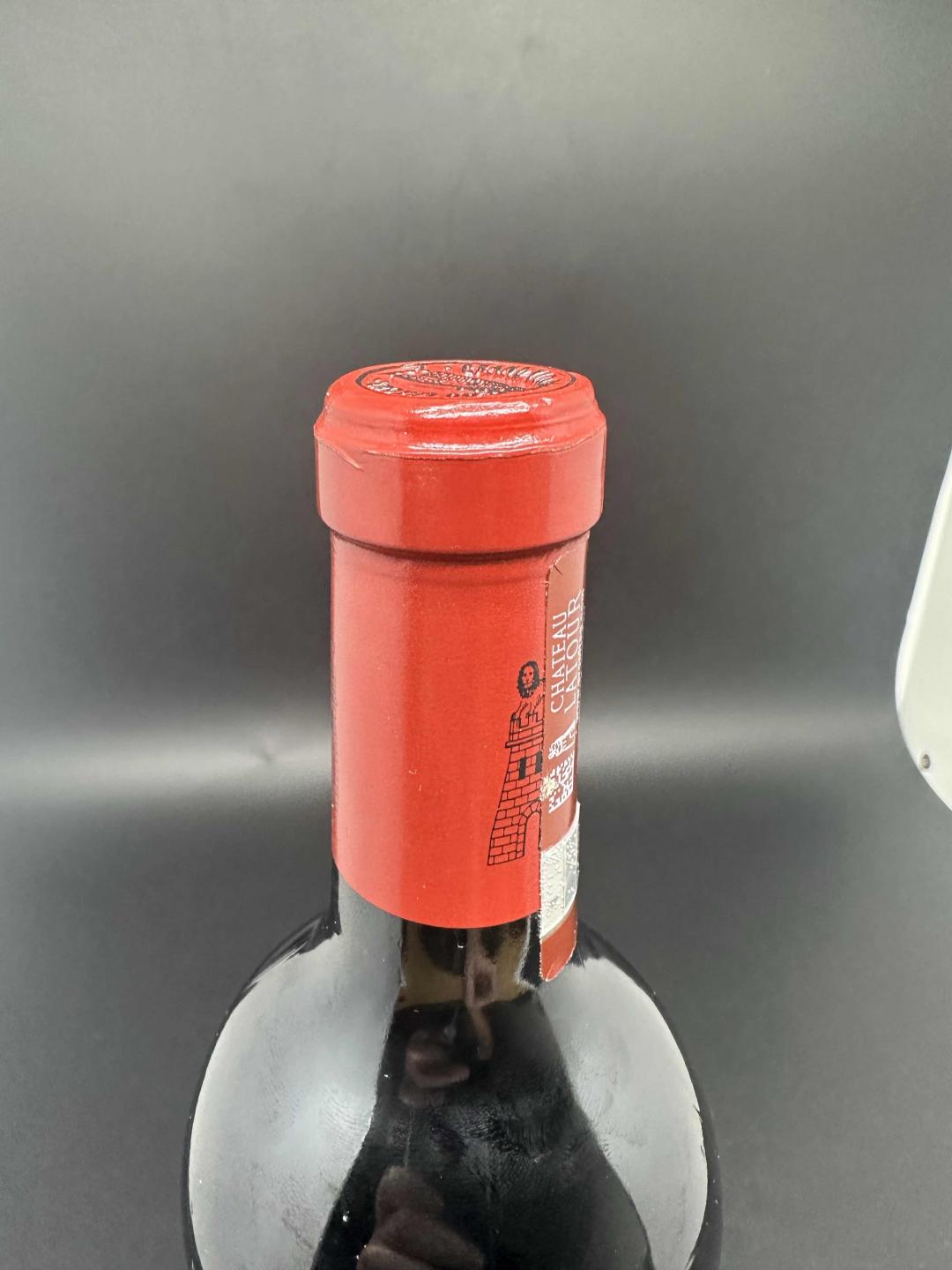 瑕疵2007拉图城堡 背标胶印明显