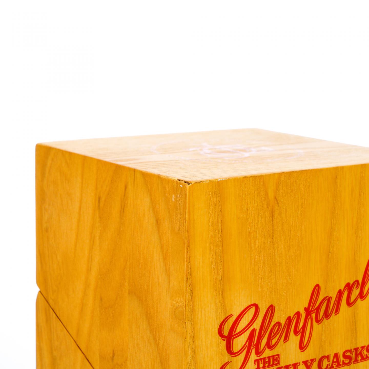 Glenfarclas 格兰花格 1969-2016 家族桶#2451