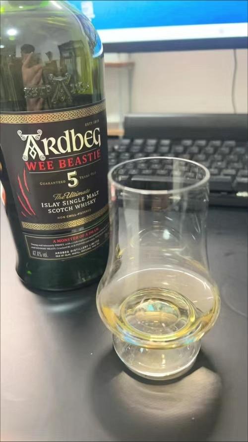 哈哈，叫小怪兽是有原因的。