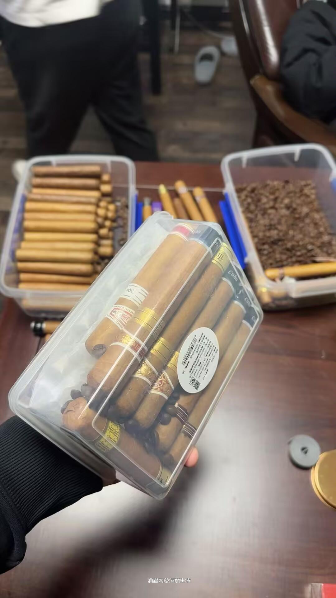 一杯红酒一支茄，解锁成年人的浪漫