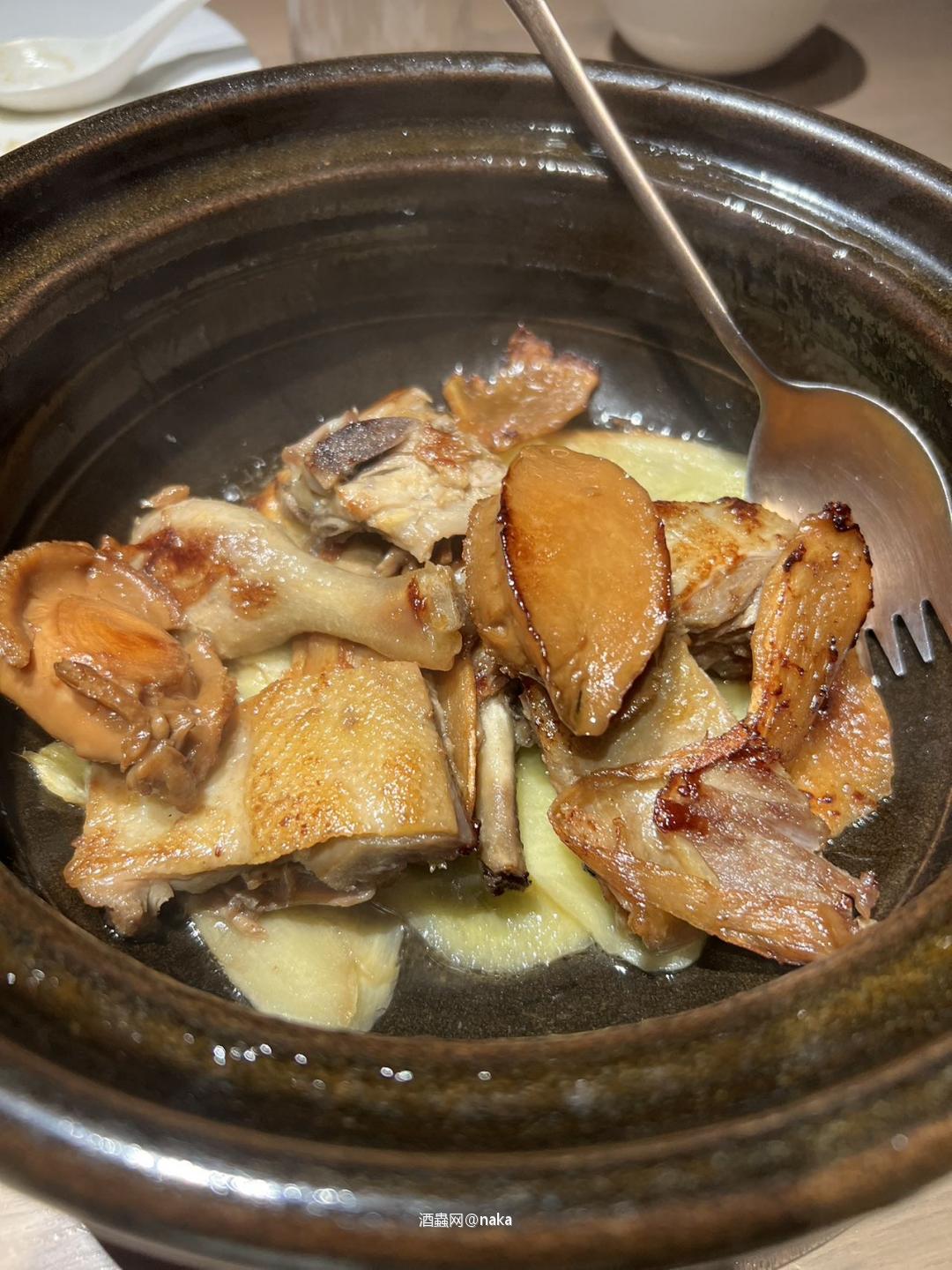 在酒虫网上买的白雪香槟配黑珍珠福建菜