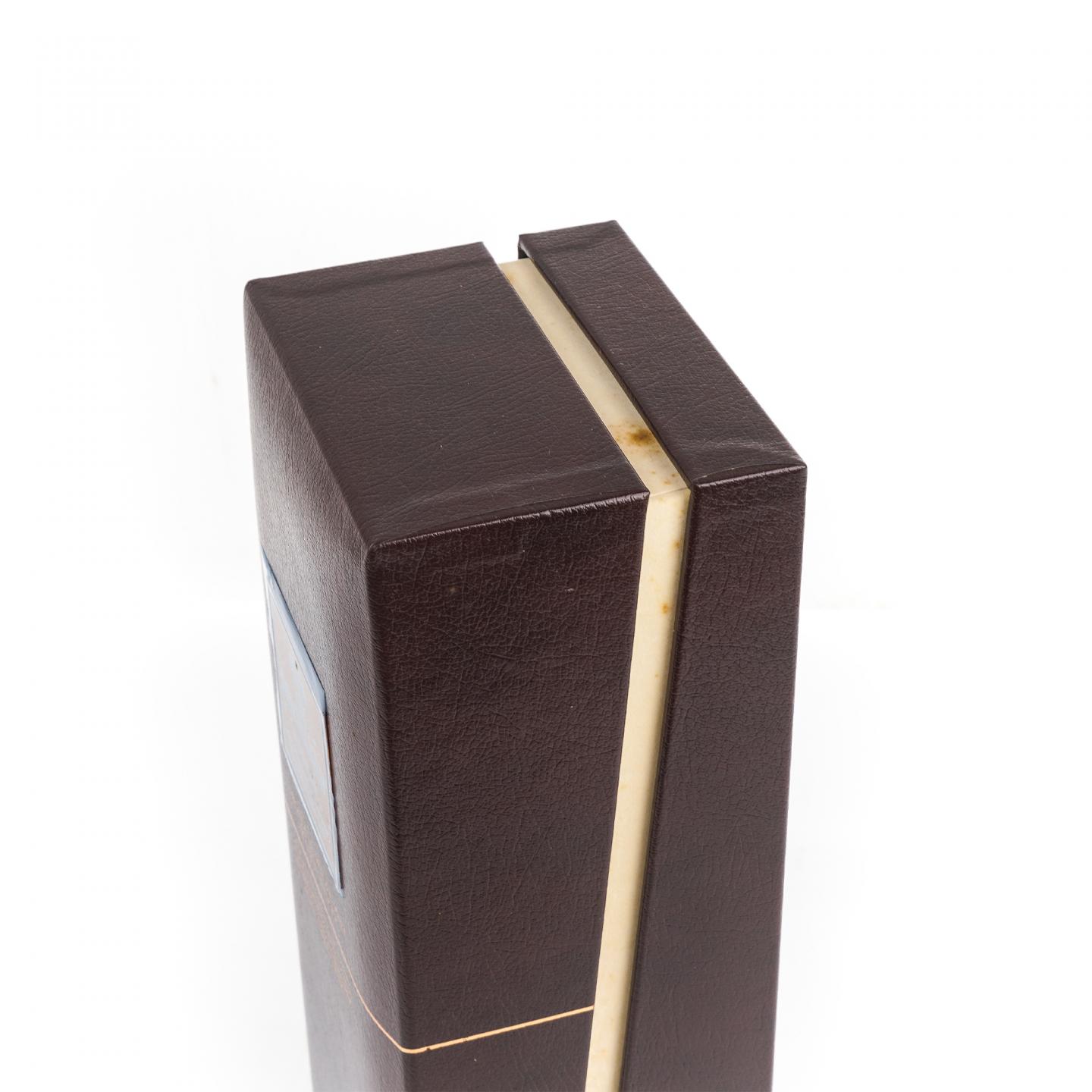 Macallan 麦卡伦 Oscuro 深棕 1824系列