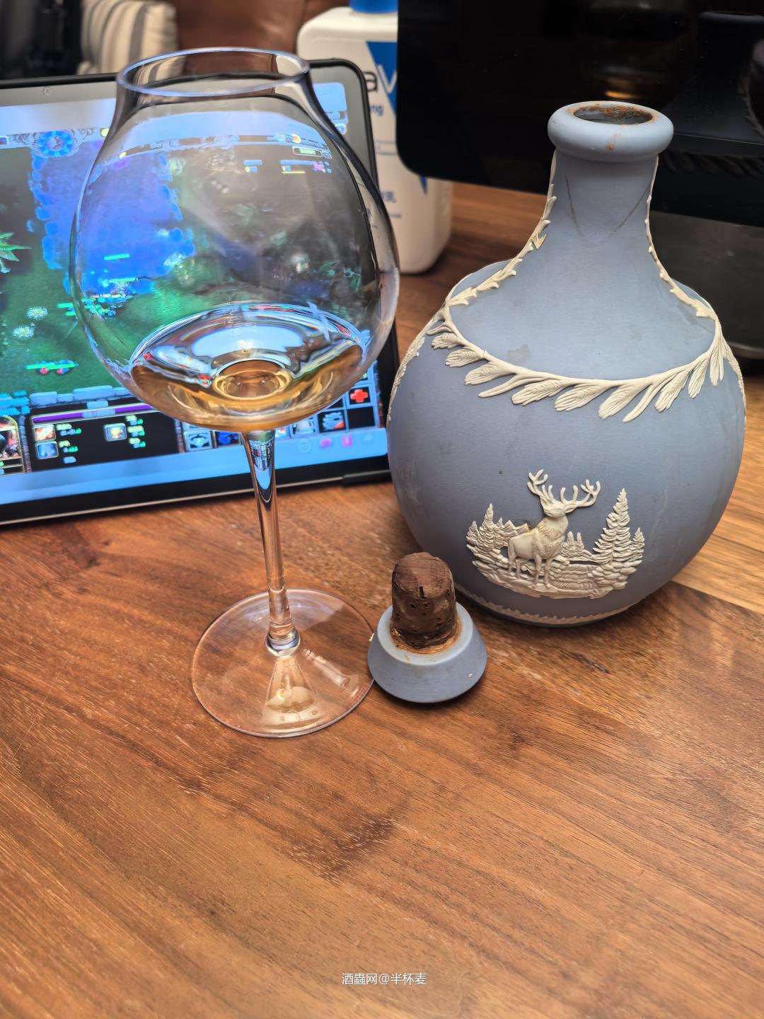 闲淘一瓶老酒