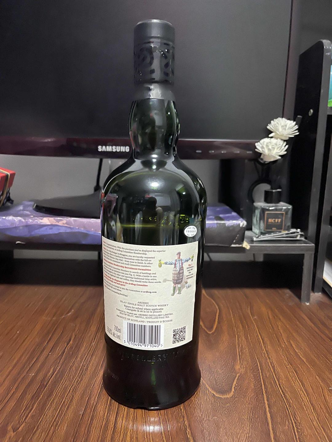 中 Ardbeg 阿贝8年 2021 For Discussion 50.8p0ml 会员版 艾雷岛的风味辩论课，值得入手