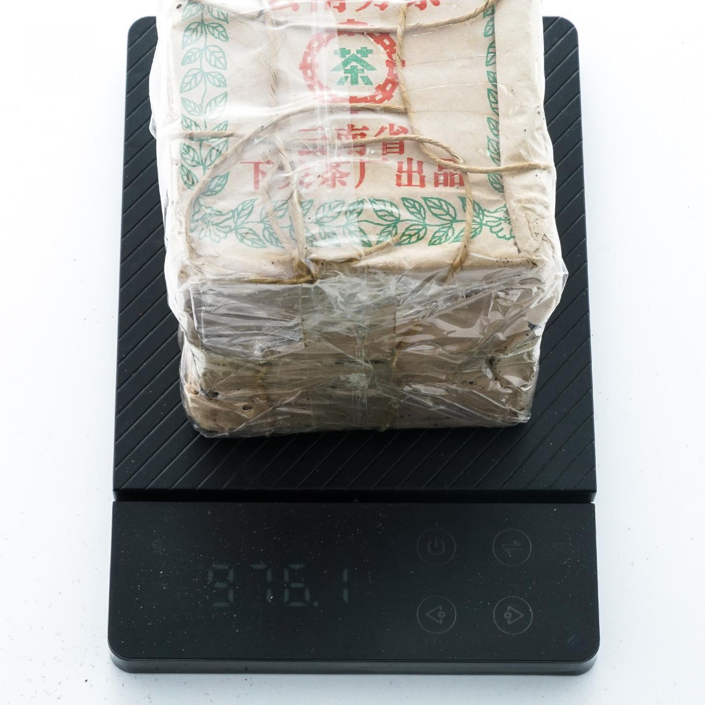 1990年代 下关茶厂 云南方茶 约976g 干仓