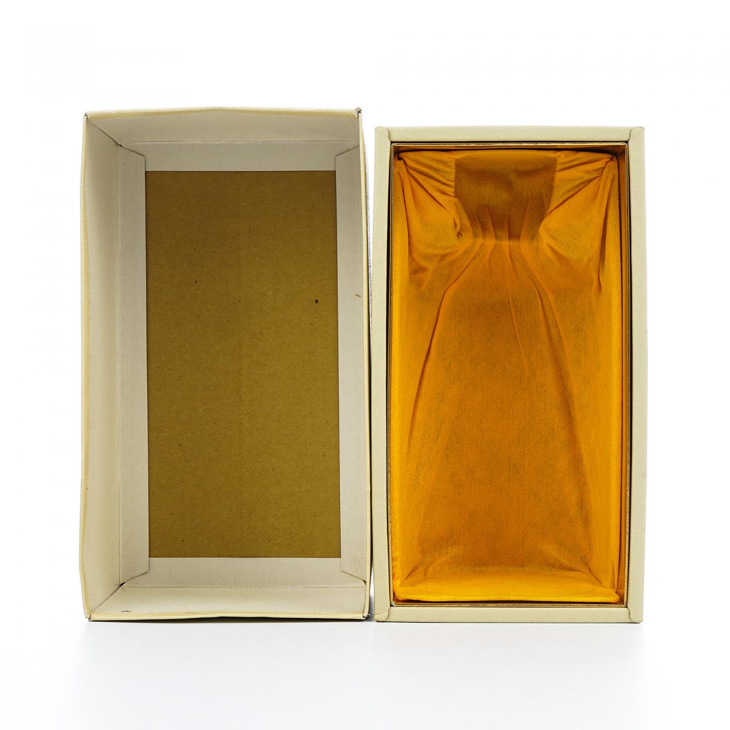 响 金花标 金挂件 750ml