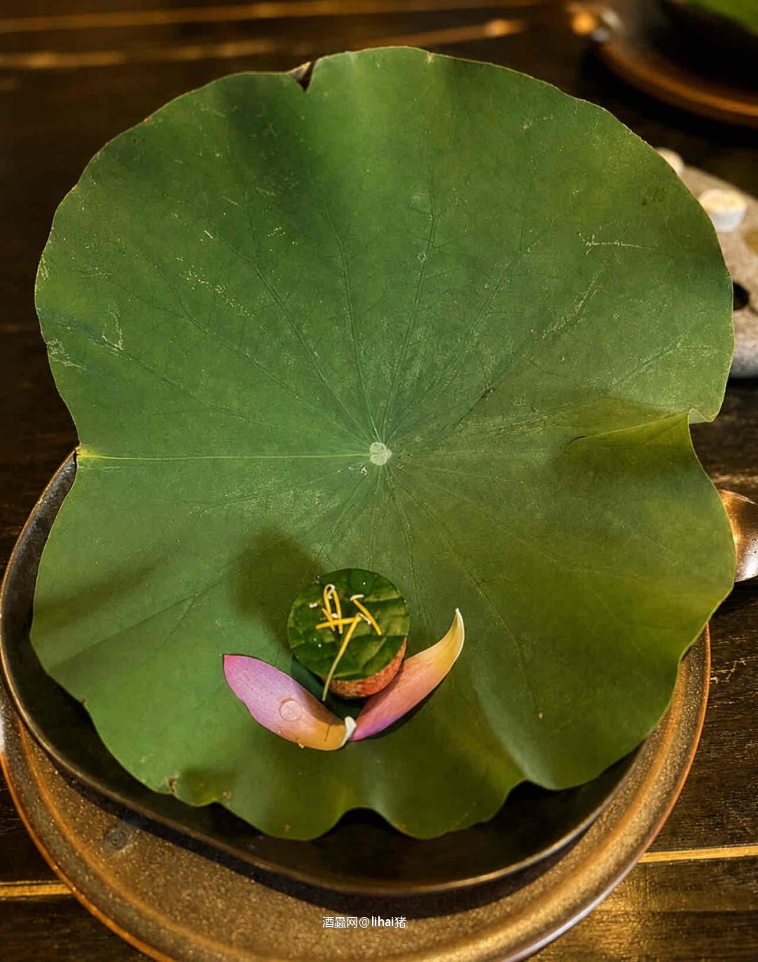 好久没发帖子和大家交流了 大家最近都还好吗🤗 最近又开始吃素了 给大家看看～这些素食看起来很清淡 也很精致🌿