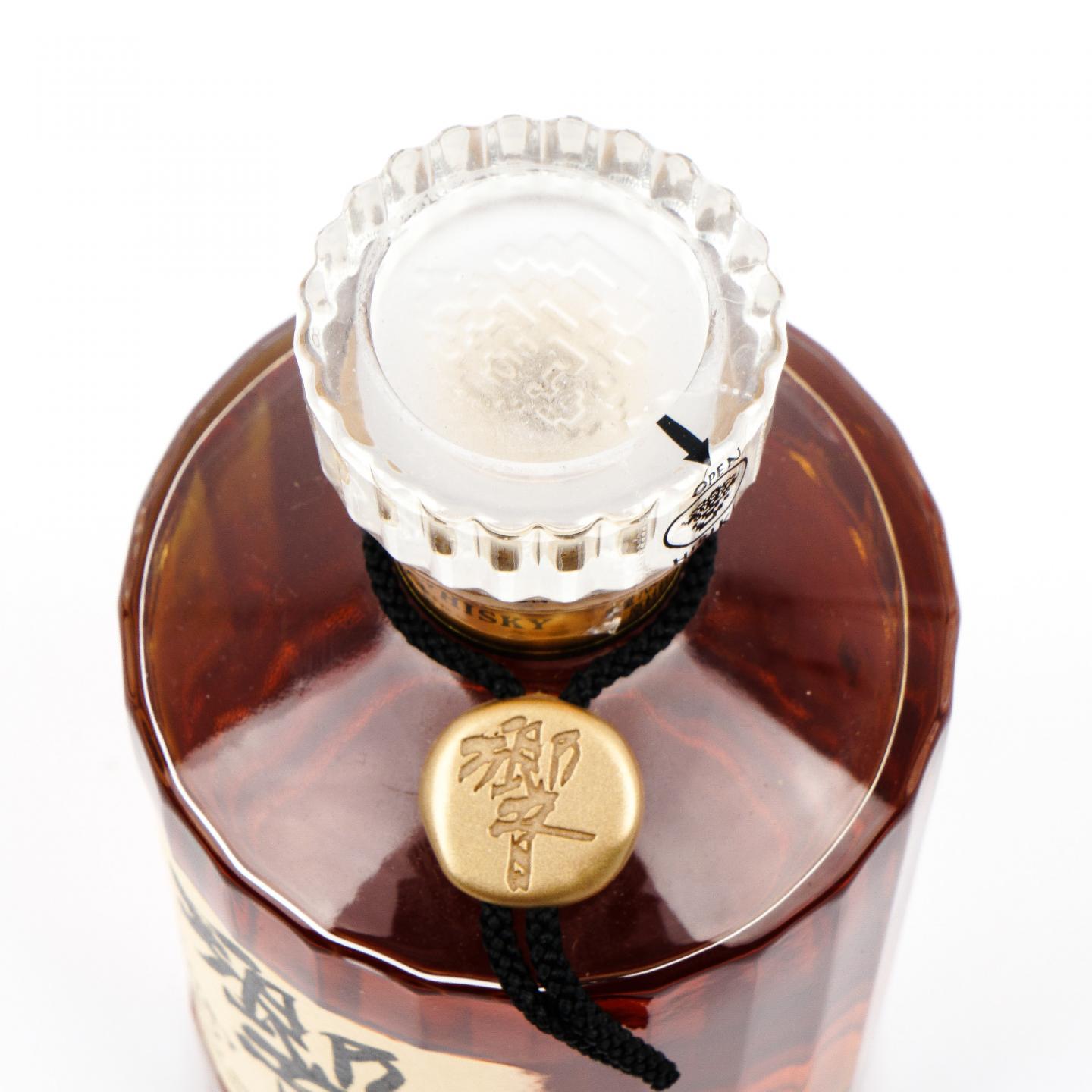 响 金花标 金挂件 43%Vol. 700ML
