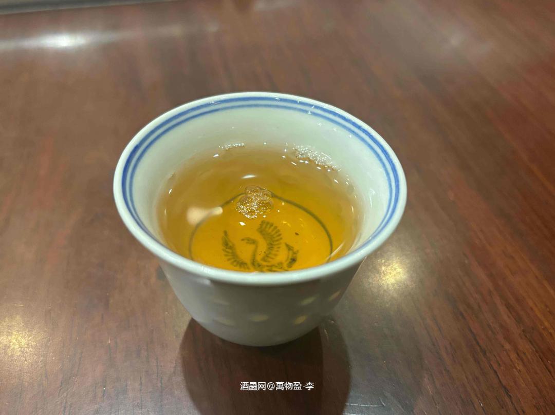 2018易武天门山高杆 干仓陈养多年，山野气韵渐沉 兰香入汤，水路细腻清甜 喉间回甘清凉，一口饮尽原始森林的山野灵气🍵