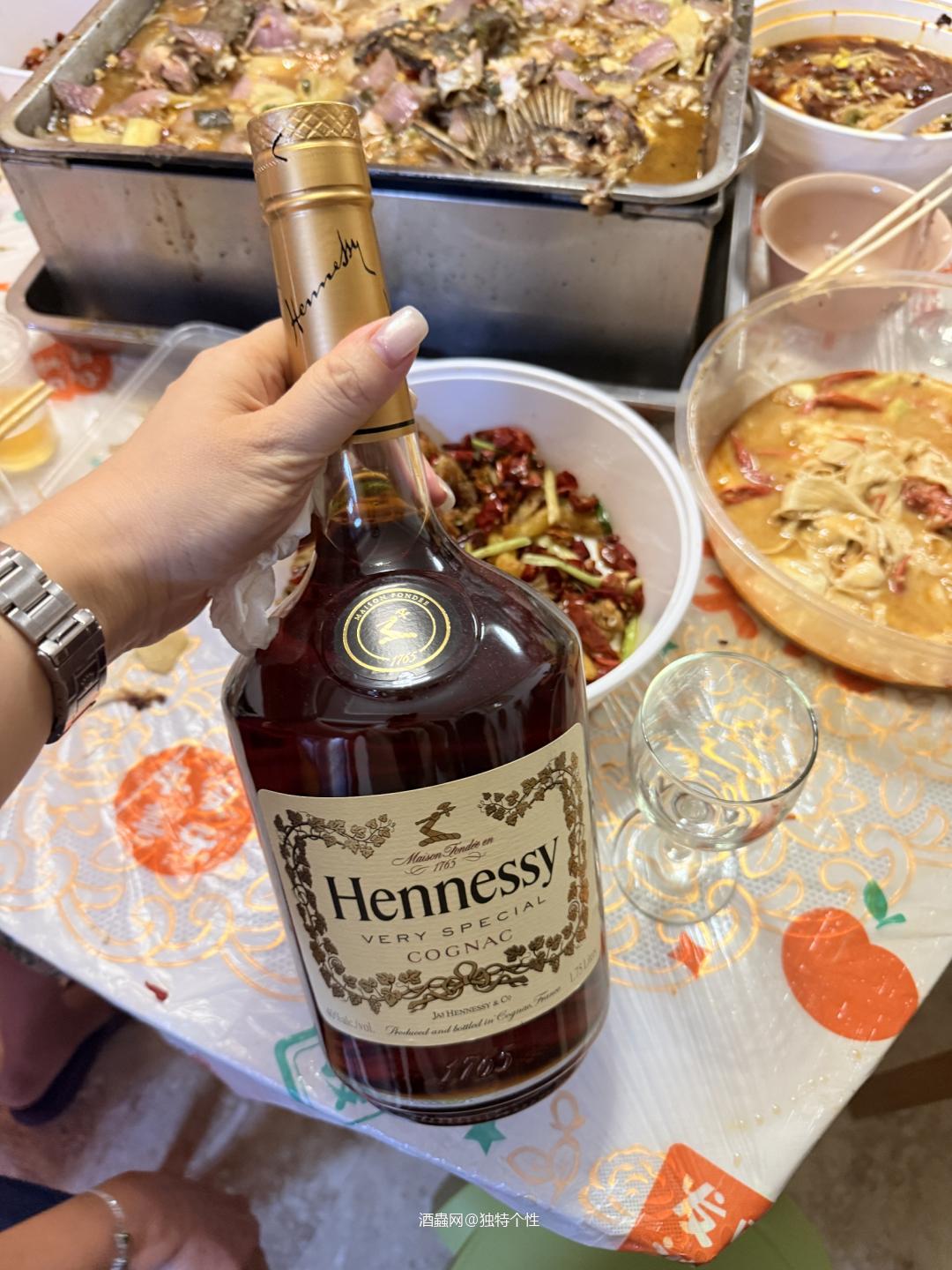 喝大瓶酒