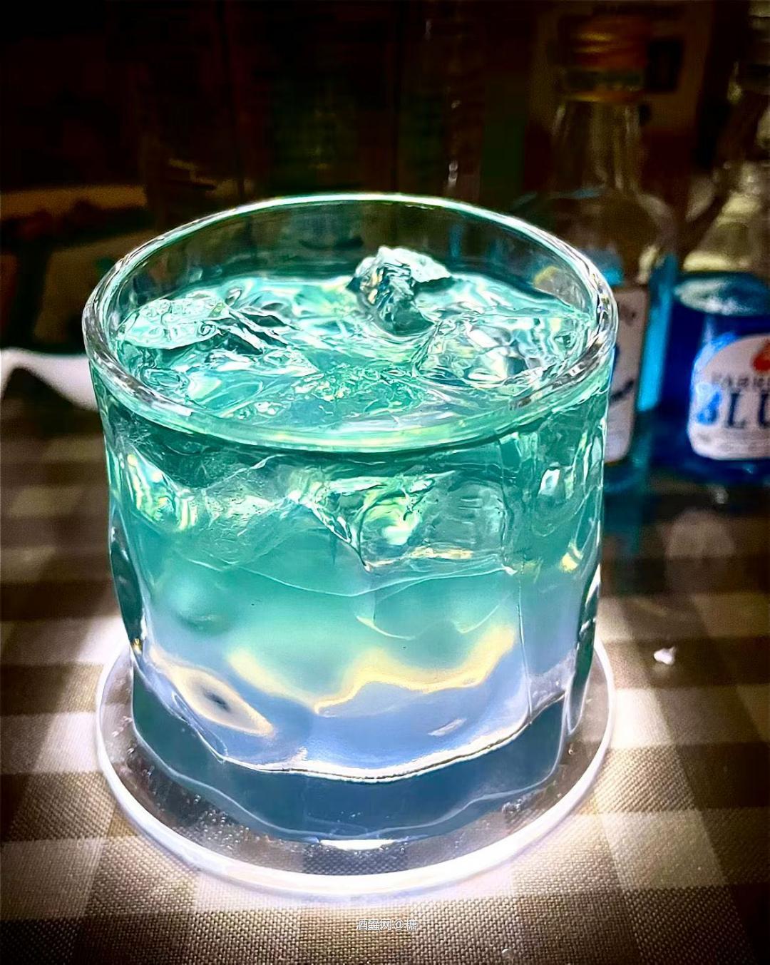 蓝色眼泪💧