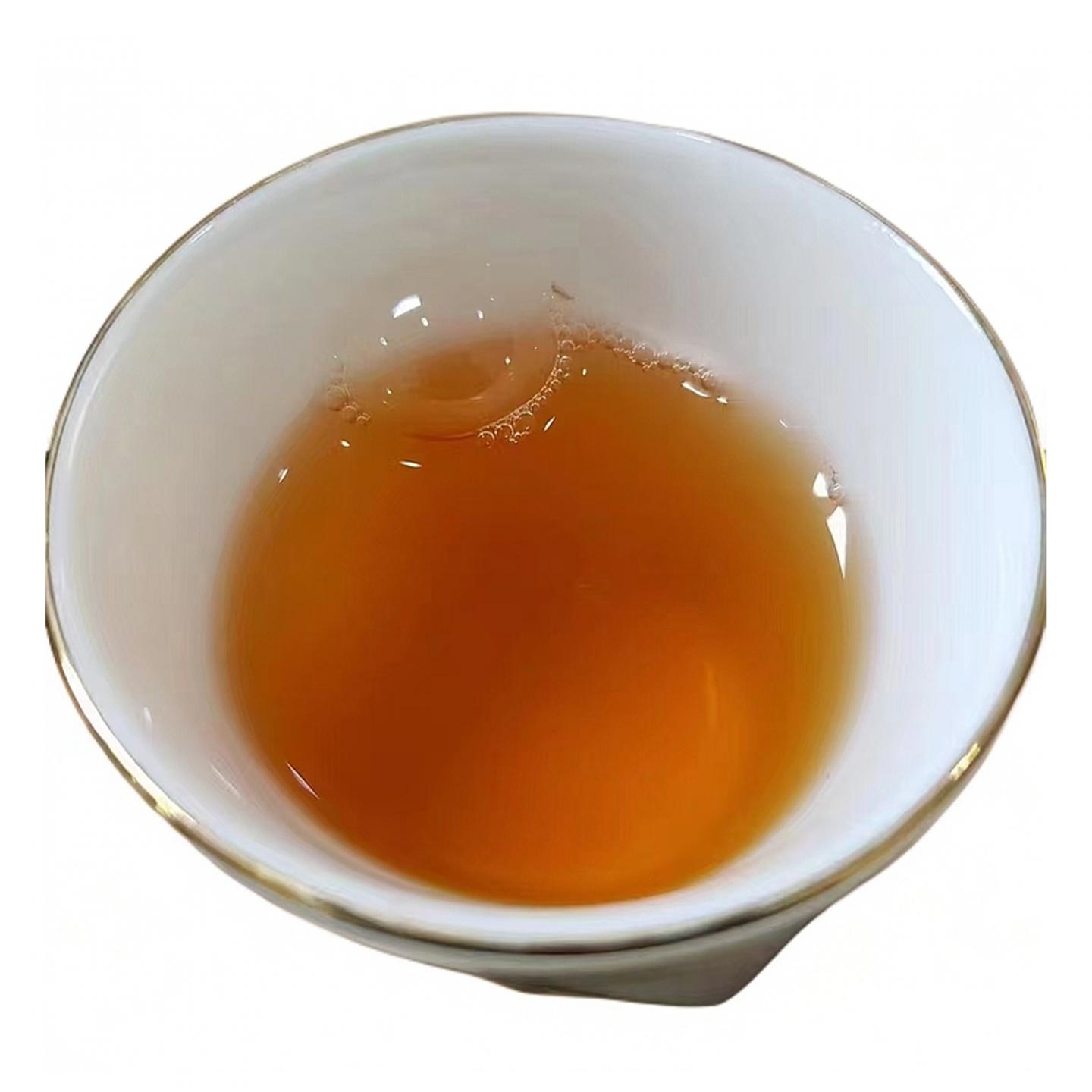 2000年 勐海茶厂出品 陆游一首诗 357g 干仓
