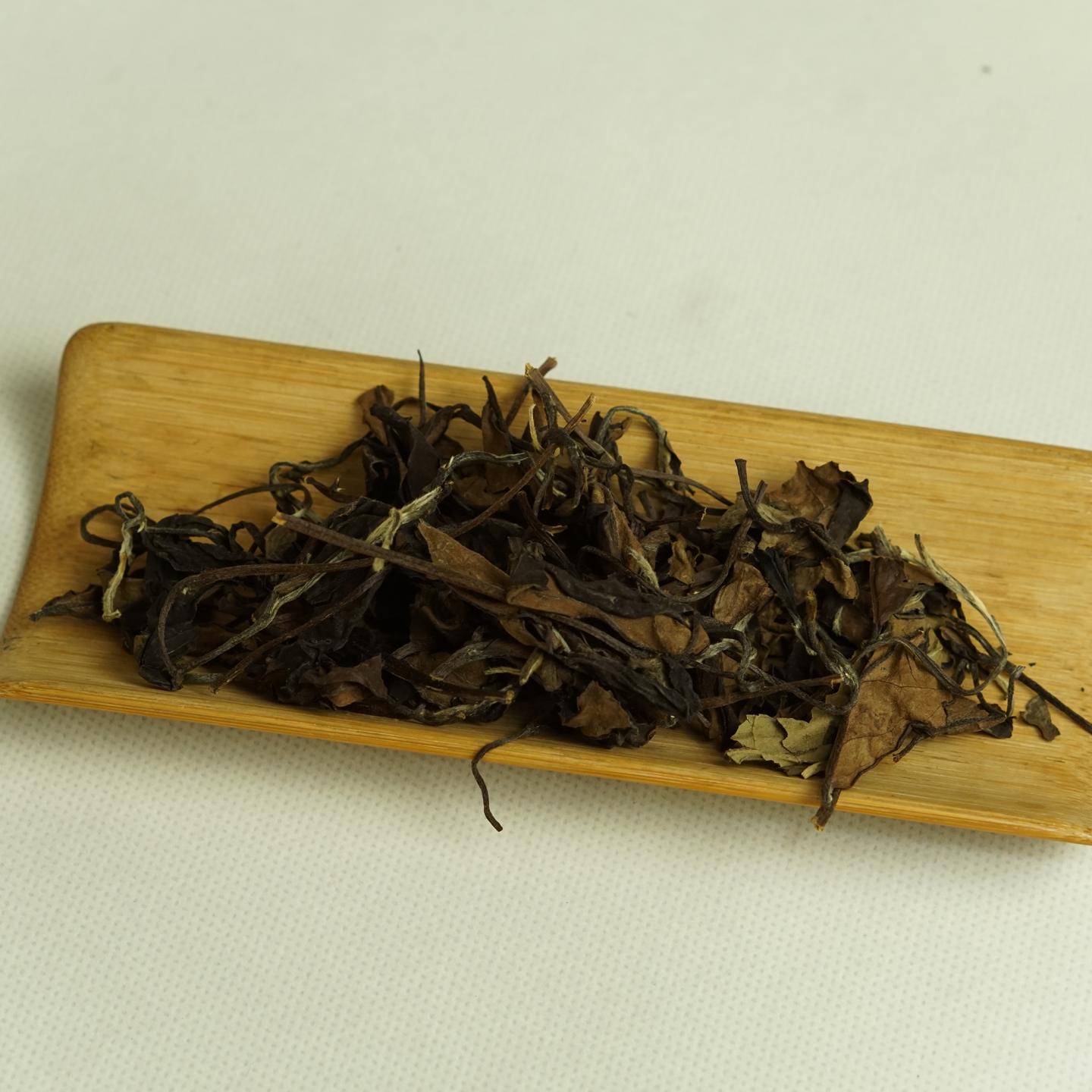 2000年 出口北美白茶 一级寿眉一箱 约24斤 干仓