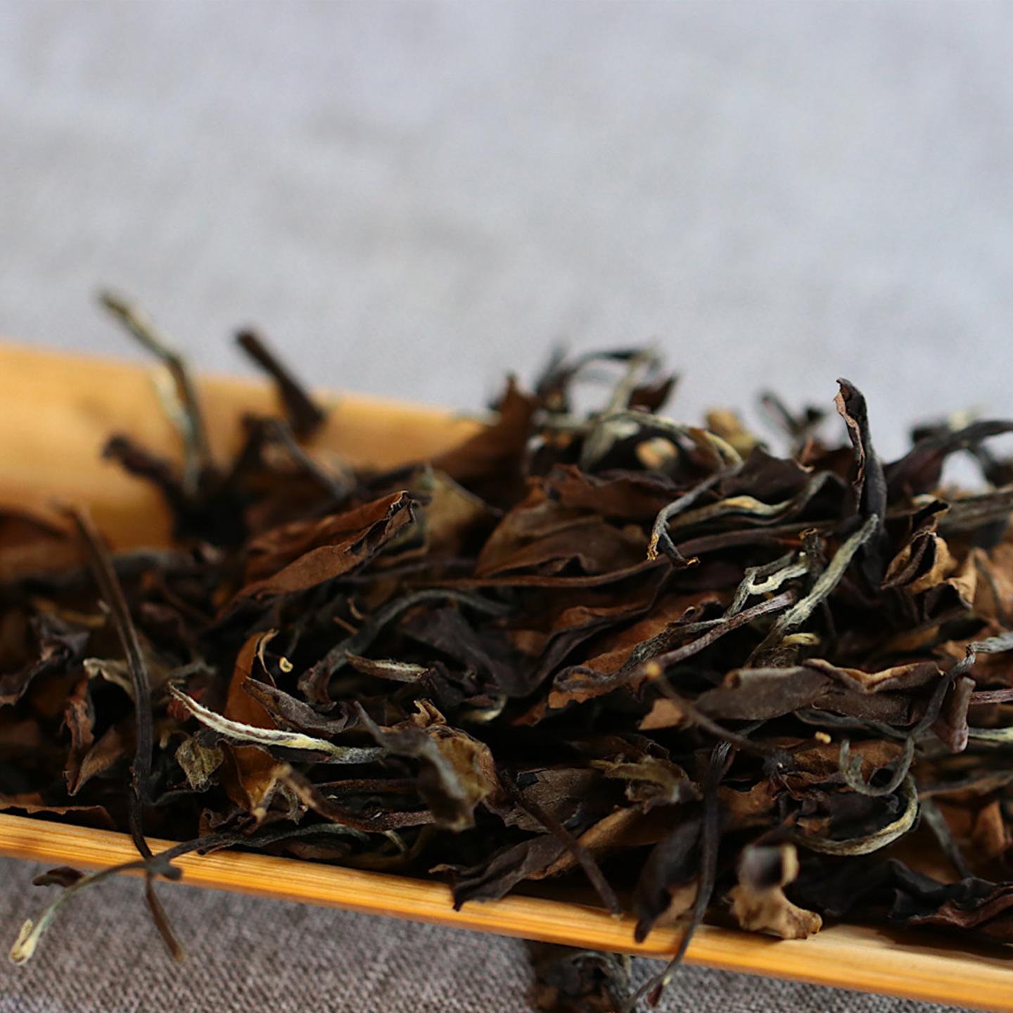 2000年 出口北美白茶 一级寿眉一箱 约24斤 干仓
