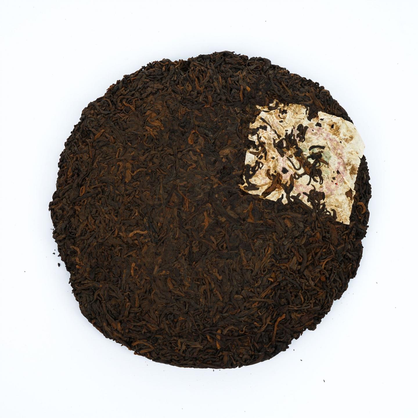 1988年 勐海茶厂 大益 7572熟茶（裸饼）约357克 干仓