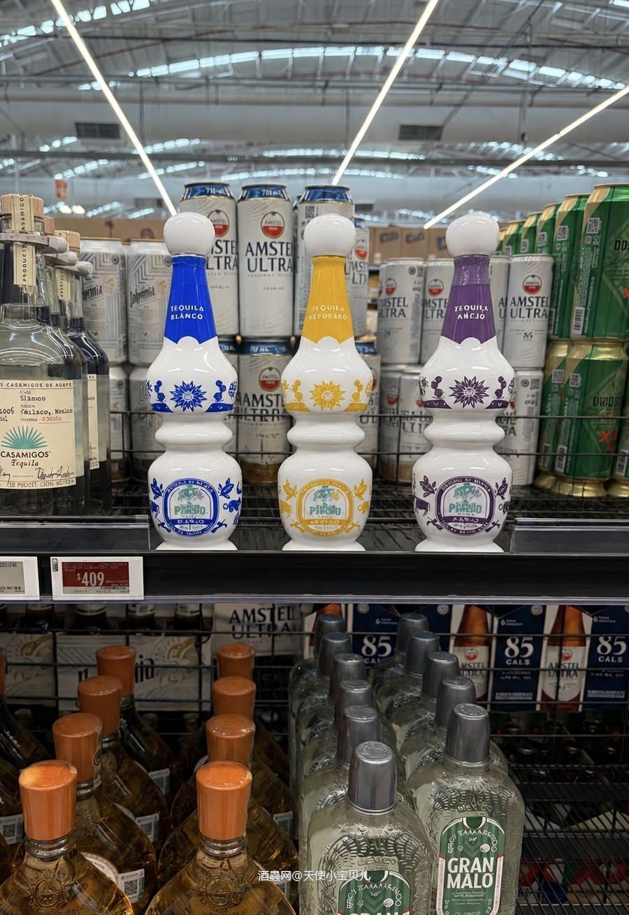 墨西哥货架上的龙舌兰酒😊酷