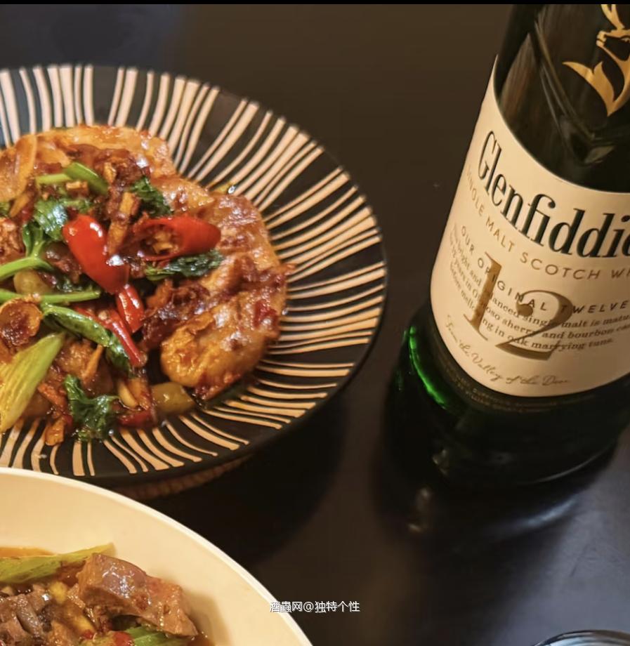 配餐的酒
