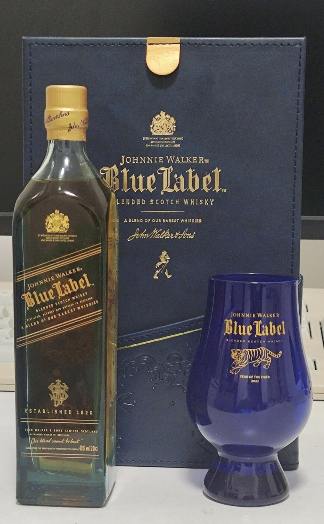 尊尼获加蓝牌虎年小礼盒套装