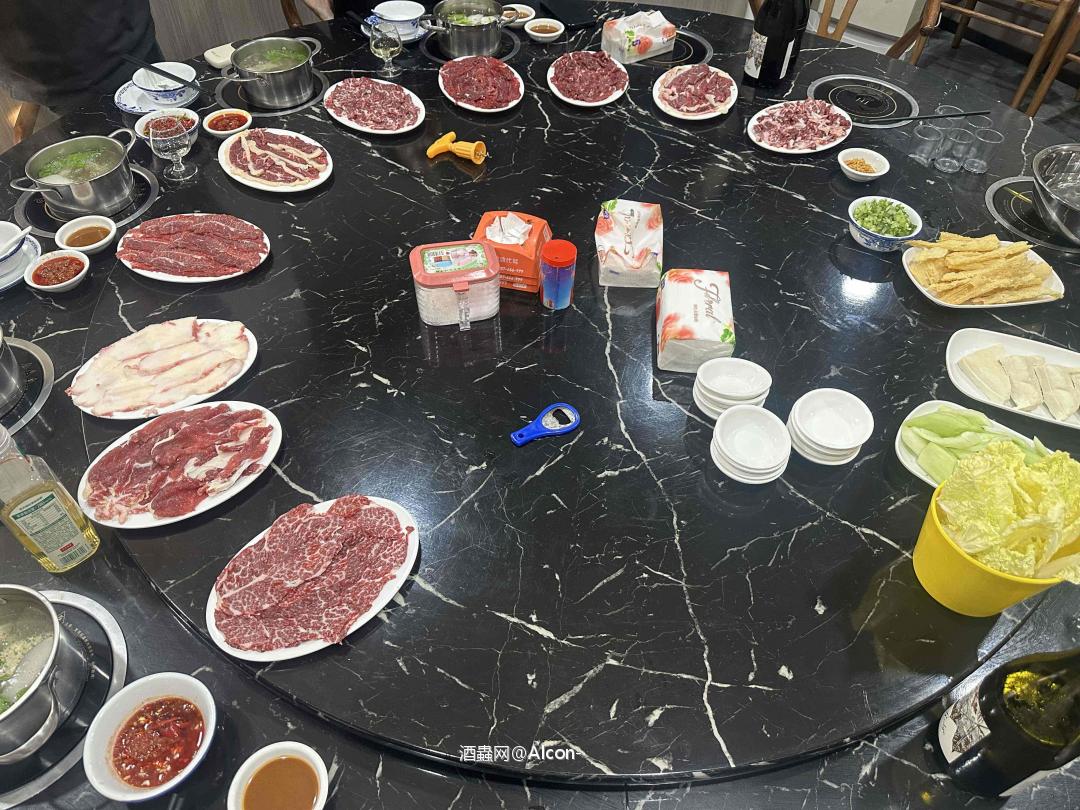 靓红酒靓牛肉靓雪茄