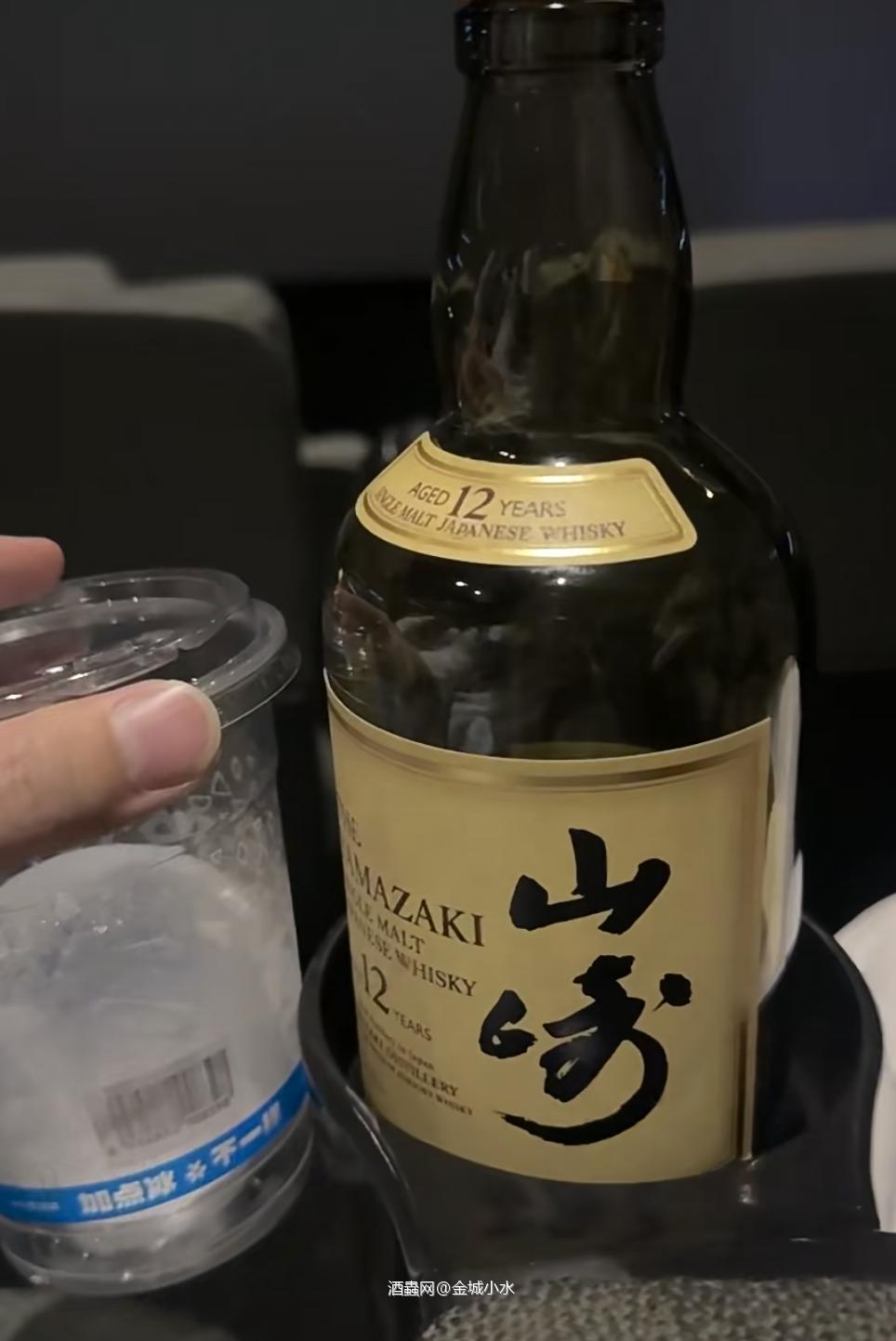 便利店里喝酒