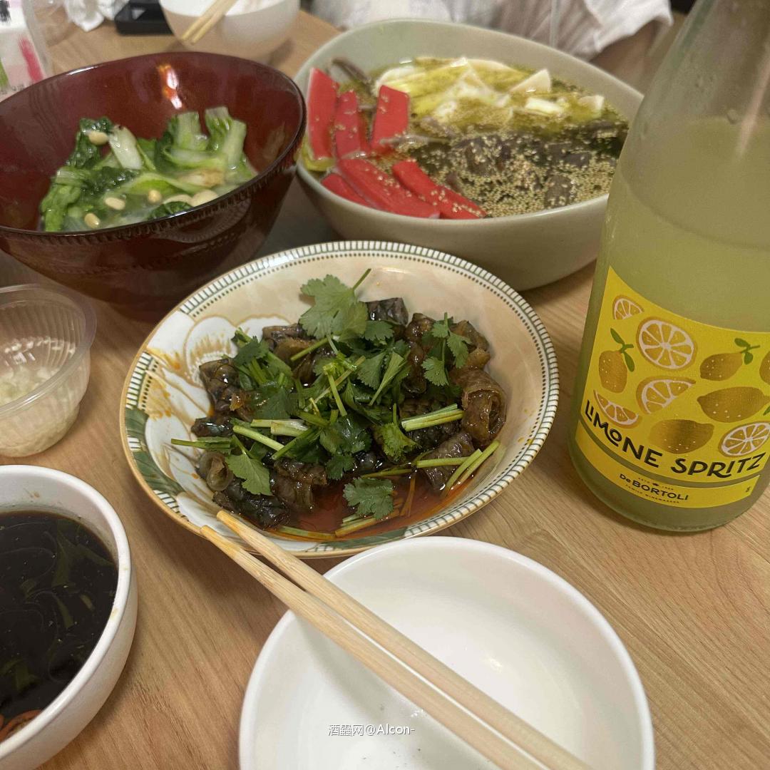家常菜，柠檬气泡酒