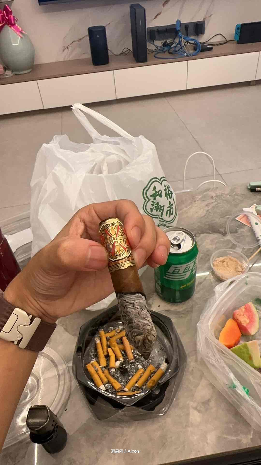 叉子配伏特加雪碧美滋滋