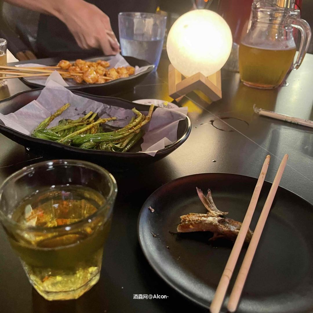 夏天炎炎小啤酒喝起来美滋滋